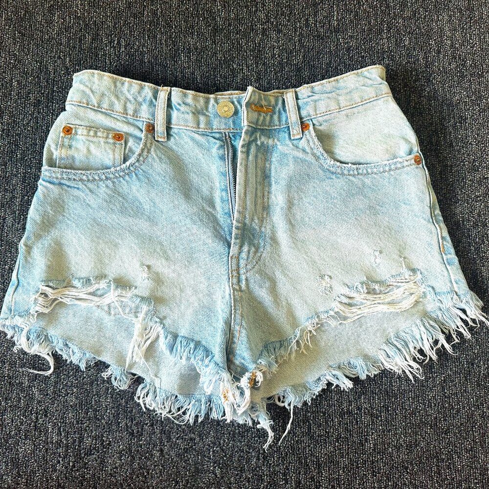 Zara High Rise Light Wash Cut Off Denim Short Shorts